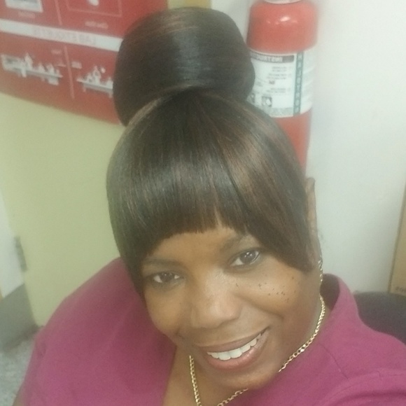 Meet your Posher, Sharon - Picture 1 of 1